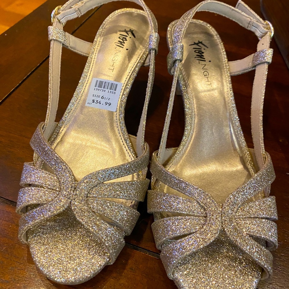 Gold sparkle heels New Perfect for prom/formal